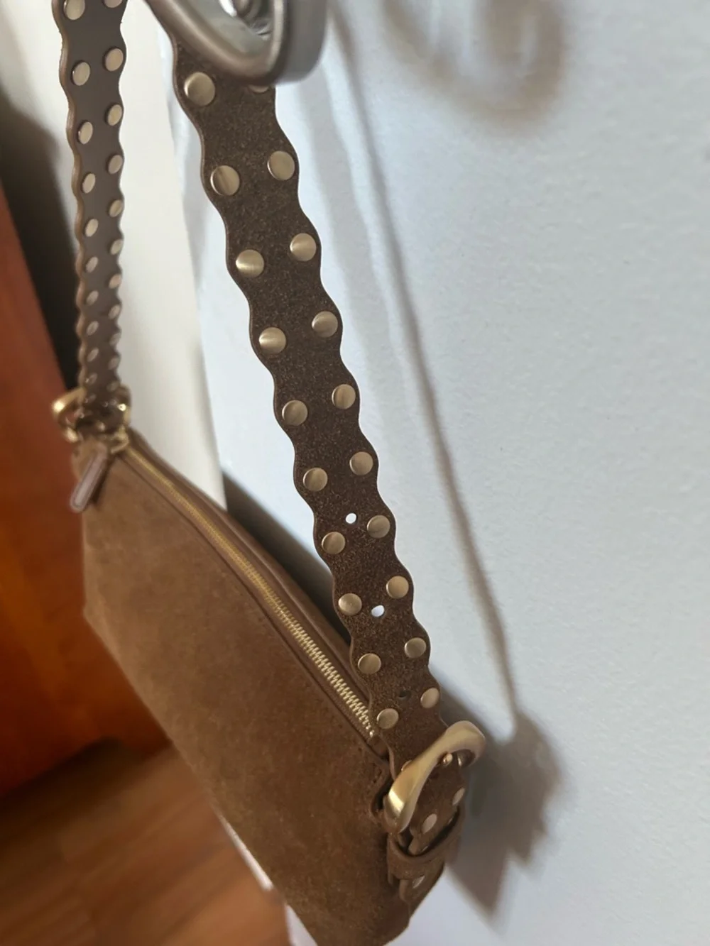 Madewell Tan Suede Stud-Accent Shoulder Bag BRAND NEW - Picture 3 of 7